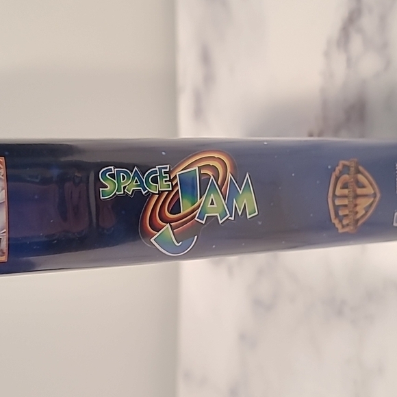 Warner Brothers Space Jam VHS Vintage 90's Tape in Clamshell Case Michael Jordan - Picture 4 of 13